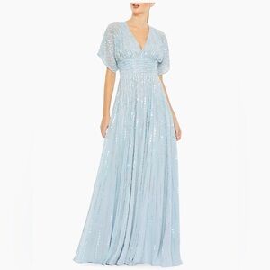 Mac Duggal

Beaded & Sequined V-Neck Gown